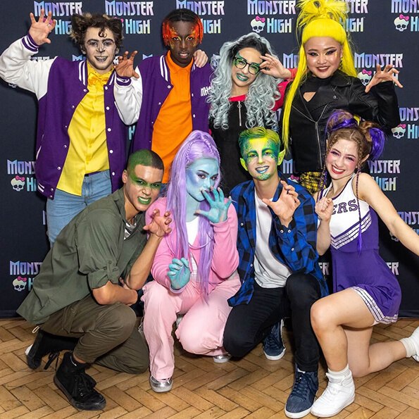 monster high dancers